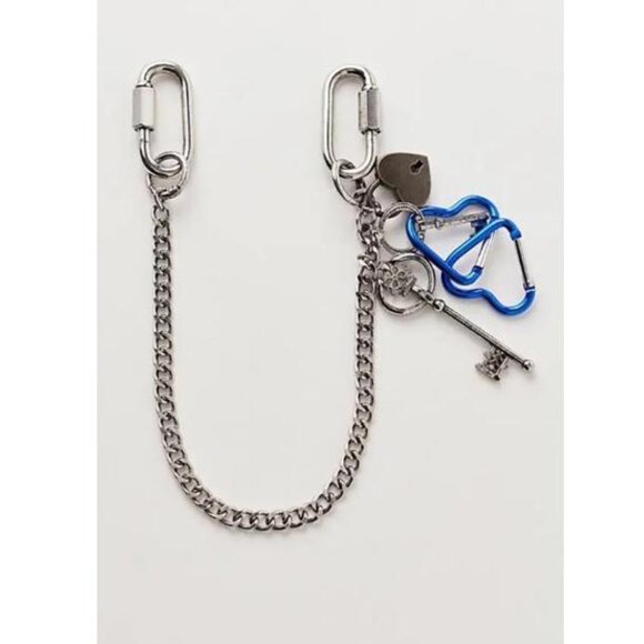 NWOT Free People SOLD OUT Charmed Swag Bag Charm in Pewter - Picture 2 of 6